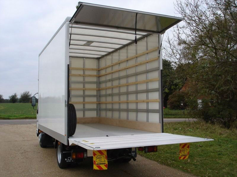 Tips on hiring a medium or large Luton box van